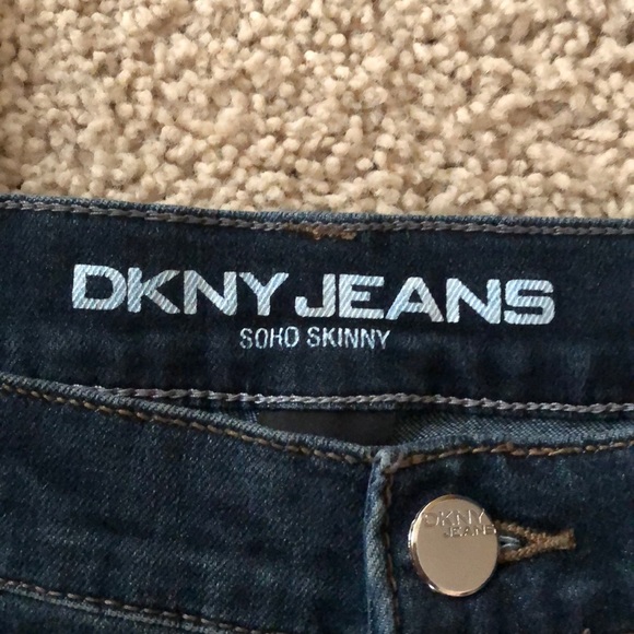 DKNY stretch SO HO skinny. SZ 16 - Picture 2 of 4
